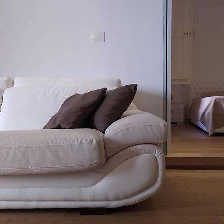 Casa Bianca - Luxury With Balcony In The City Centre Таормина Экстерьер фото