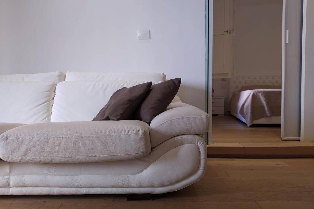 Casa Bianca - Luxury With Balcony In The City Centre Таормина Экстерьер фото