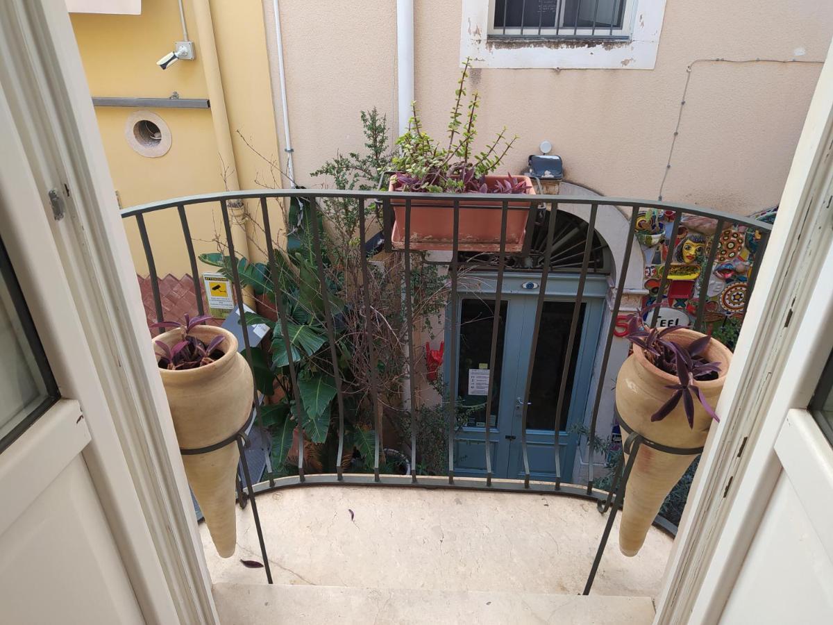 Casa Bianca - Luxury With Balcony In The City Centre Таормина Экстерьер фото