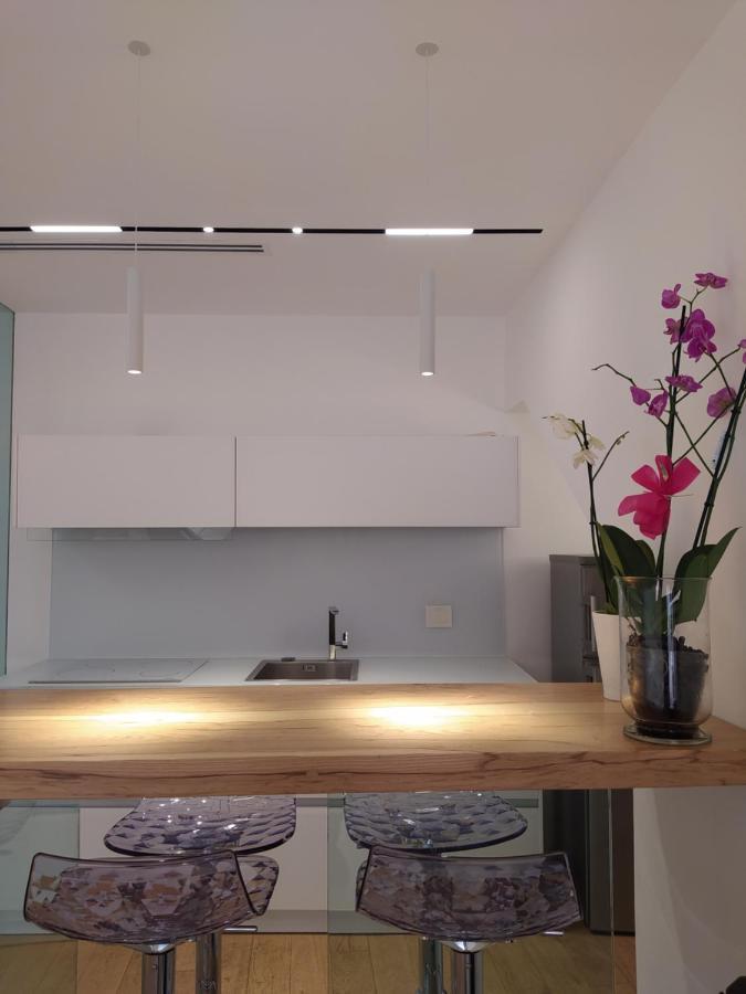 Casa Bianca - Luxury With Balcony In The City Centre Таормина Экстерьер фото