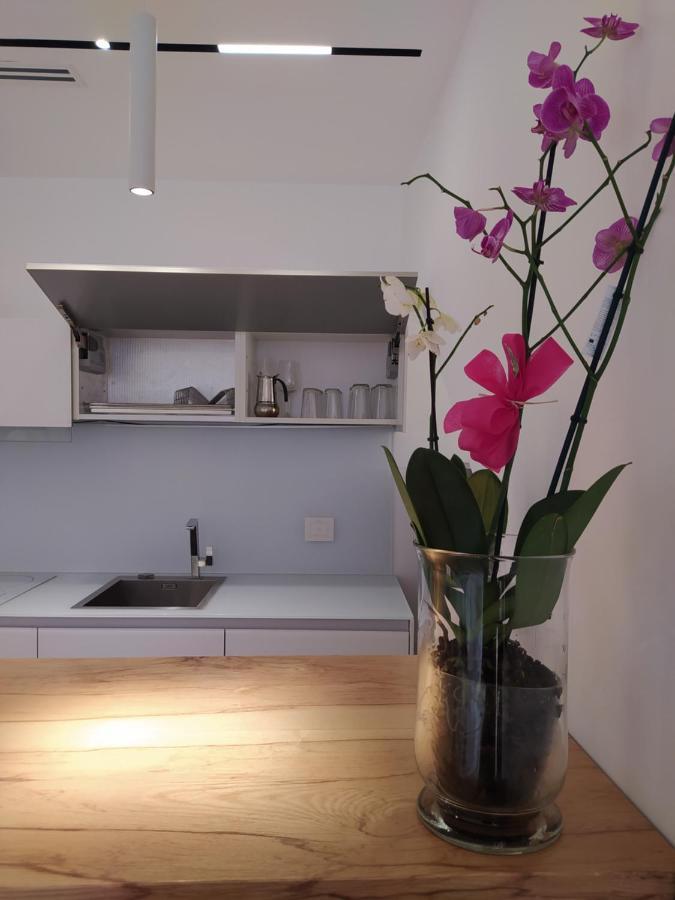 Casa Bianca - Luxury With Balcony In The City Centre Таормина Экстерьер фото